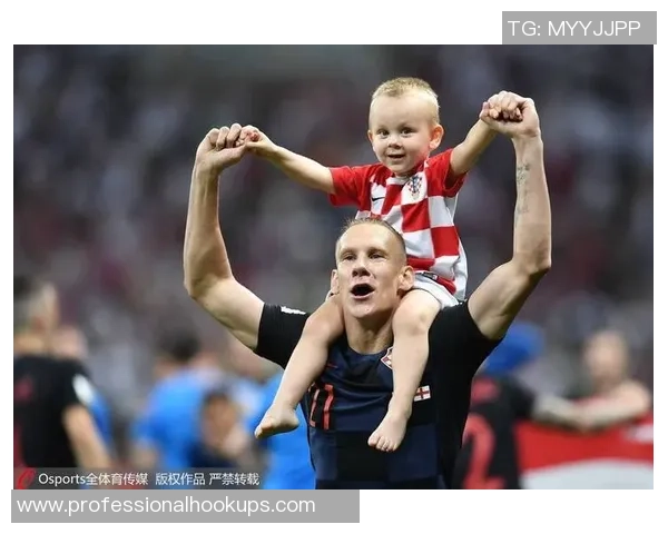 足球明星与暖心小孩的感人故事传递爱与希望的力量 足球明星与暖心小孩的感人故事传递爱与希望的力量