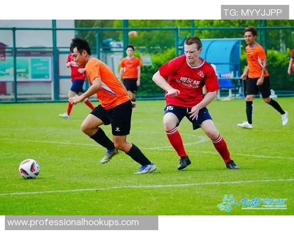 足球明星体验卡带你亲历绿茵场上的激情与荣耀尽享足球魅力的独特旅程 足球明星体验卡带你亲历绿茵场上的激情与荣耀尽享足球魅力的独特旅程