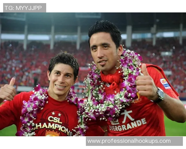 足球明星们的女友们：她们背后的故事与光辉时刻