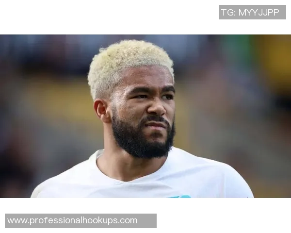 足球明星的百米冲刺挑战赛展现速度与激情的巅峰对决 足球明星的百米冲刺挑战赛展现速度与激情的巅峰对决