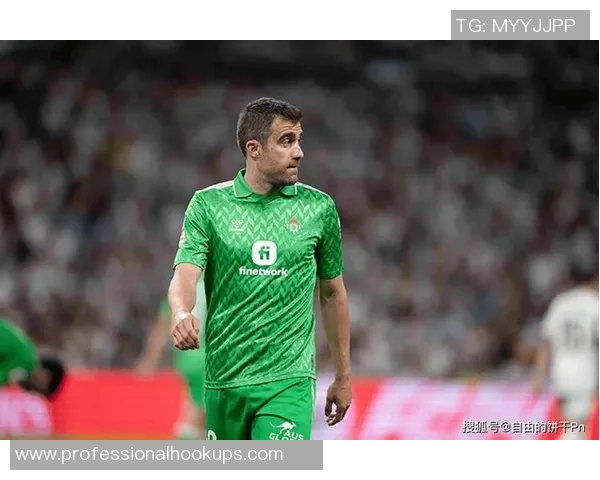 足球明星退役后的生活与职业发展探讨 足球明星退役后的生活与职业发展探讨